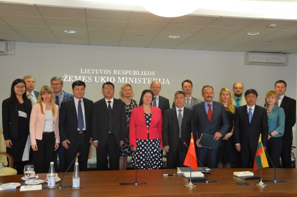 Lithuanian Research Centre for Agriculture and Forestry signed memorandum with China