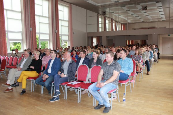 Surengta konferencija ,,Dirbkime kartu"