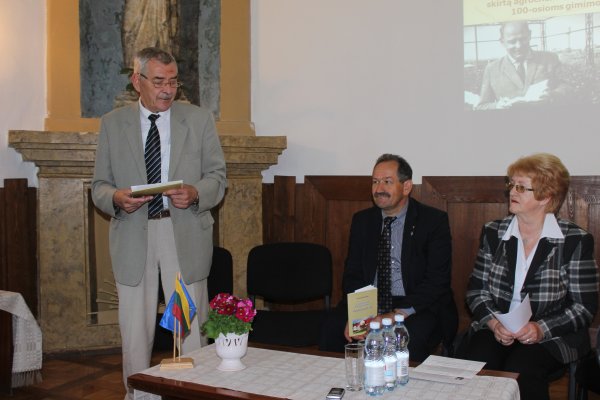 Joniškėlio bandymų stotyje paminėtos 100-osios agrochemiko Kazio Plesevičiaus gimimo metinės